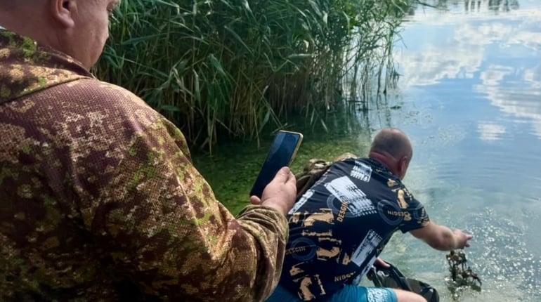 У Первомайську чоловік незаконно ловив раків – збитки оцінили майже у 257 тис. грн