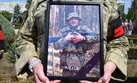 На щиті: Нетішин попрощався із Захисником Віктором Степченком