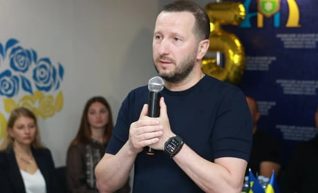 Сергій Тюрін відвідав Нетішин: оглянув освітні заклади та привітав учнів з початком навчального року