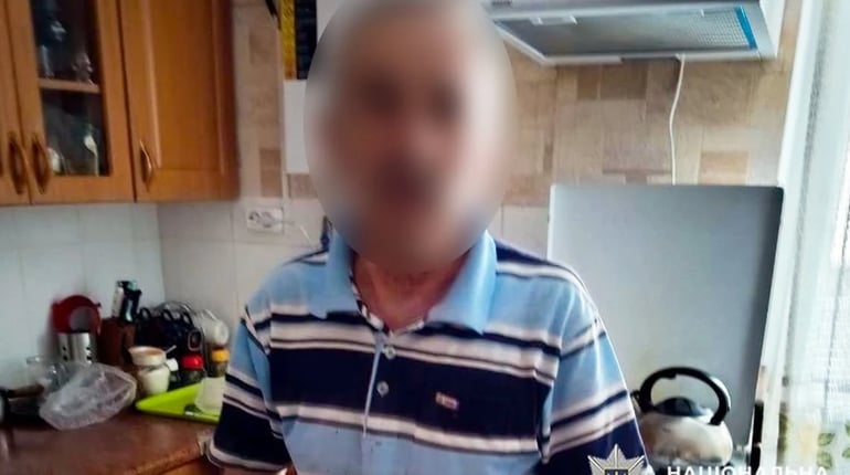 У Славуті 61-річному чоловікові оголосили підозру за систематичне домашнє насильство