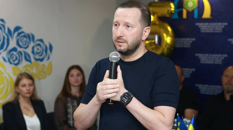 Сергій Тюрін відвідав Нетішин: оглянув освітні заклади та привітав учнів з початком навчального року