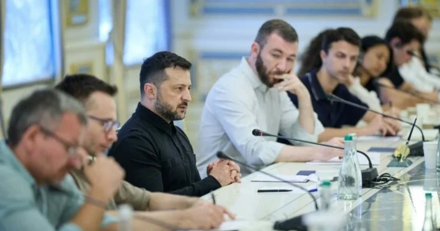 Зеленський у тупику? Головні тези закритої зустрічі президента із журналістами