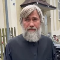 "Православна сука": Сербія надала громадянство українському екснардепу-втікачу