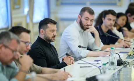 Зеленський у тупику? Головні тези закритої зустрічі президента із журналістами