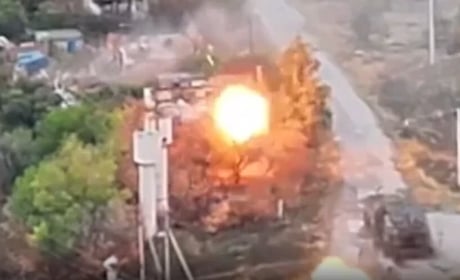 Українські танки наблизилися до російських позицій та відкрили прямий вогонь (відео)