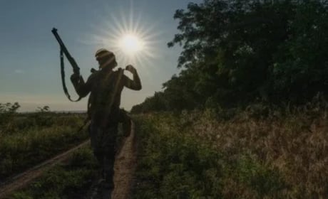 На дні колишнього Каховського водосховища ЗСУ ведуть «смертельну гру в кішки-мишки» з окупантами