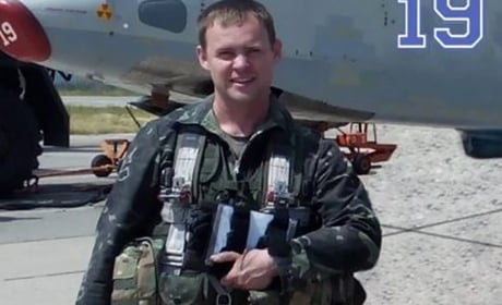 Спрямував свій літак на ворожу колону: Олександру Жиброву посмертно присвоєно звання Героя