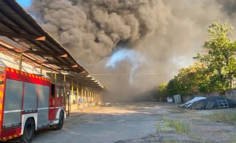 РФ знищила склад Червоного Хреста в Херсоні, де зберігалася гуманітарка на майже 28 млн грн