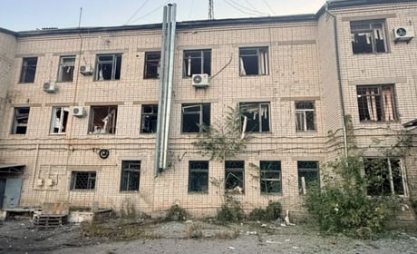 Окупанти атакували майже 40 міст і сіл Херсонщини: двоє поранених, пошкоджено 3 будинки