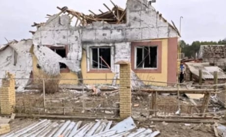 На ТОТ Херсонщини через відсутність опалення люди розпилюють на дрова паркани та покинуті будинки