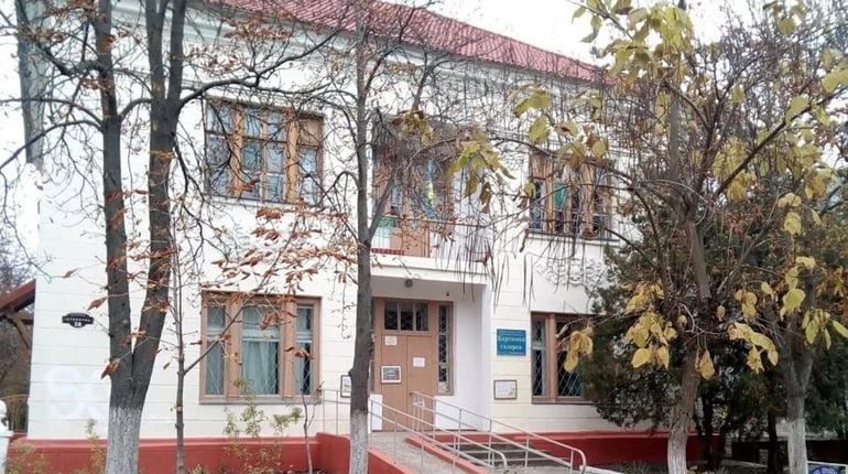 Поліція шукає свідків пограбування окупантами Новокаховської картинної галереї