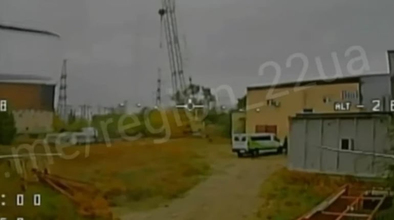 У Новій Каховці пошкоджено базу фірми «Олеся», біля автовокзалу вигорів колишній АТБ