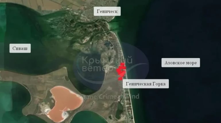 На Арабатській стрілці вирують пожежі біля місць проживання військових РФ та ФСБ