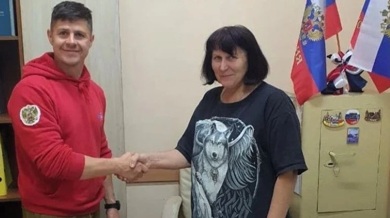 Колишня вчителька з Херсонщини нацькувала військових РФ на батька школярів