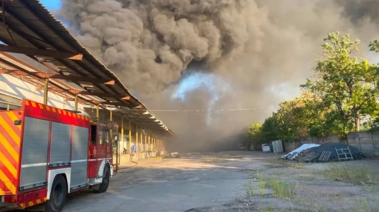 РФ знищила склад Червоного Хреста в Херсоні, де зберігалася гуманітарка на майже 28 млн грн