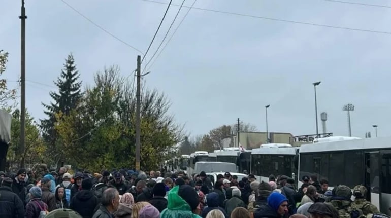 З Олешок до України вирушили 17 автобусів, до Росії — лише чотири