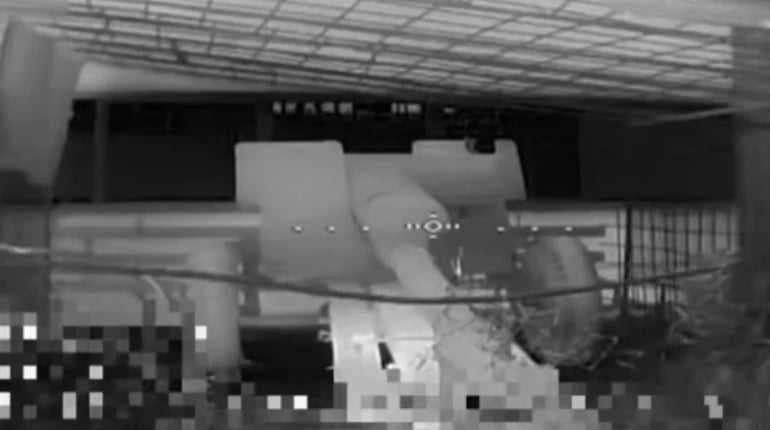 На Херсонщині знищено ангар з танком «Т-72» і гарматами окупантів