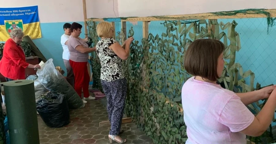 «Найбільша втіха — зворотний зв’язок від військових»: як волонтерять у Сирватинцях