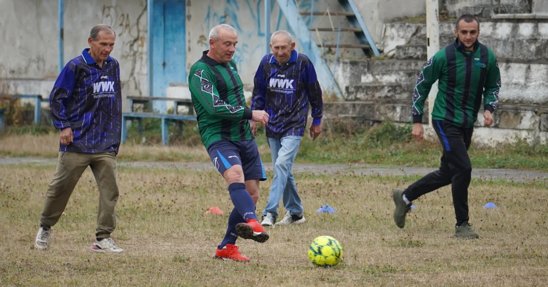Городоцькі ветерани футболу зустрілися на полі у День фізичної культури та спорту