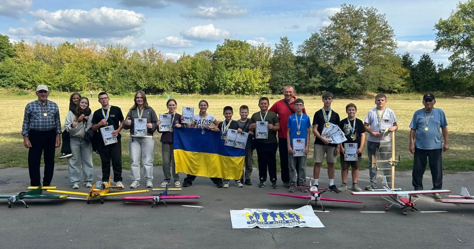 У Городку школярі змагалися в авіамодельному спорті: як розподілилися місця