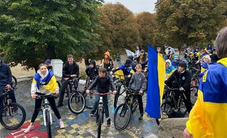 Попри дощ: у Городоцькому ліцеї №1 провели велопробіг до Дня миру