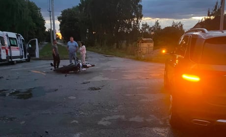Три ДТП за літо: у Городку поліцейські зібрали батьків юних мотоциклістів