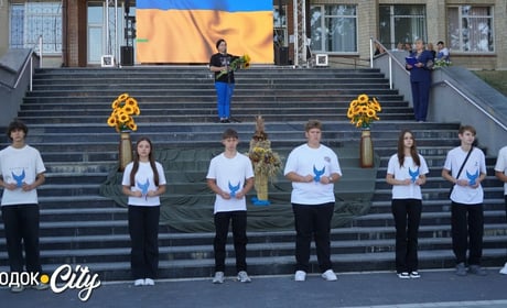 Соняшники для загиблих, голуби для зниклих безвісти: у Городку провели пам’ятну акцію