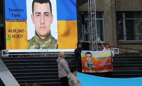 У Городку вшанували пам’ять 22-річного захисника Тараса Халавчука