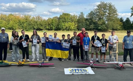 У Городку школярі змагалися в авіамодельному спорті: як розподілилися місця
