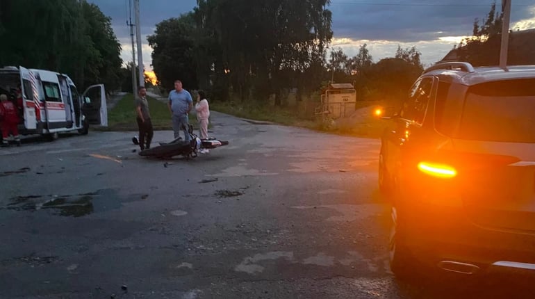 Три ДТП за літо: у Городку поліцейські зібрали батьків юних мотоциклістів