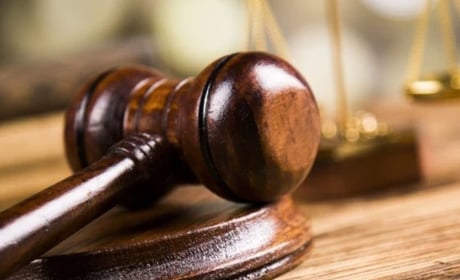 Суд виніс вирок жінці, яка викрала з банківського рахунку знайомого 400 тисяч гривень