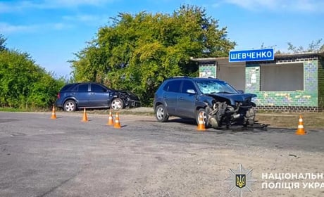 На Славутчині зіткнулися два позашляховики: травмувалися дві жінки