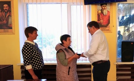 На черговій сесії Славутської міської ради вшанували Героїв