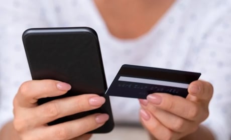 Псевдобанкір ошукав жительку Шепетівщини на 37500 гривень