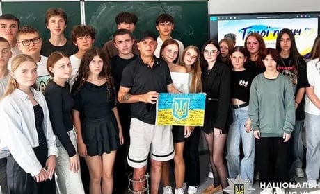 У Славуті освітні офіцери організували зустріч школярів з Героєм «Азовсталі»