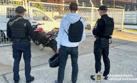 На Шепетівщині поліцейські вилучили мотоцикл у 18-річного юнака без посвідчення водія
