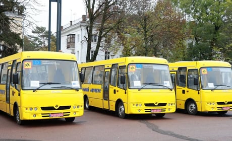Славутська, Берездівська та Улашанівська громади отримали нові шкільні автобуси
