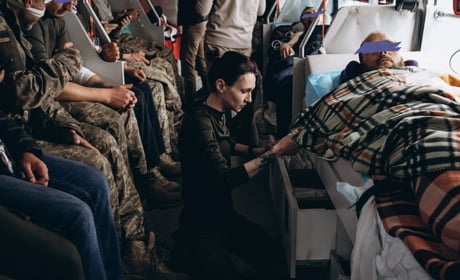 "Госпітальєрка" Олена Герасим’юк: «На війні я не бачила Путіна. Я бачила звичайних росіян»