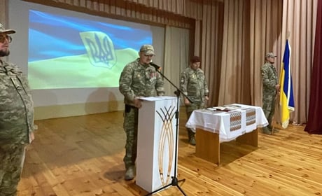 У Біляївці нагородили військових і ветеранів: відзнаки отримали семеро захисників