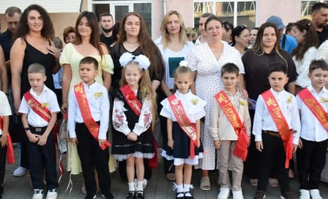 У школах Біляївської громади пролунав перший дзвоник: за парти сіли 190 першокласників