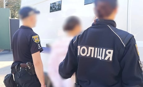 Десятки ножових поранень: в Одесі жінку підозрюють у вбивстві родички