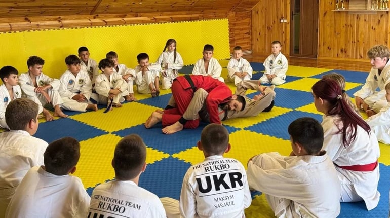 У Біляївці та Маяках пройшов благодійний семінар з рукопашного бою