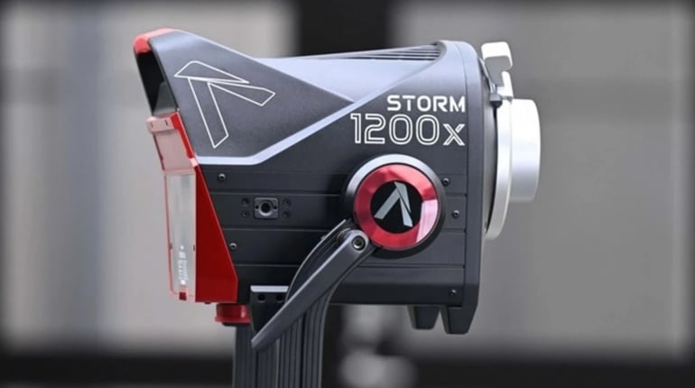 Світлодіодні моноблоки Aputure STORM та Godox KNOWLED: порівняння екосистем Sidus Link і Godox Light
