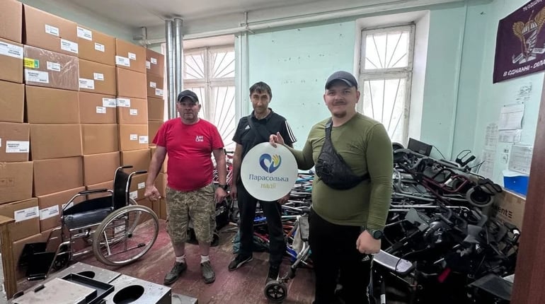 У Біляївці ветерани й люди з інвалідністю можуть отримати засоби реабілітації від волонтерів
