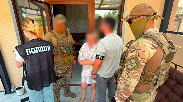 Фіктивна інвалідність за $3900 і 100 тисяч гривень: в Одесі затримали трьох лікарок