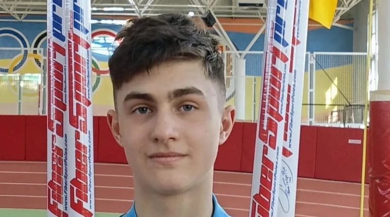 13-річний Омелян Герасимчук з Паліївки встановив світовий рекорд у стрибках з жердиною