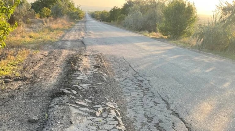 Білл перевірив: дорогу "Біляївка-Теплодар" підлатали. Що маємо за кілька місяців після ремонту?