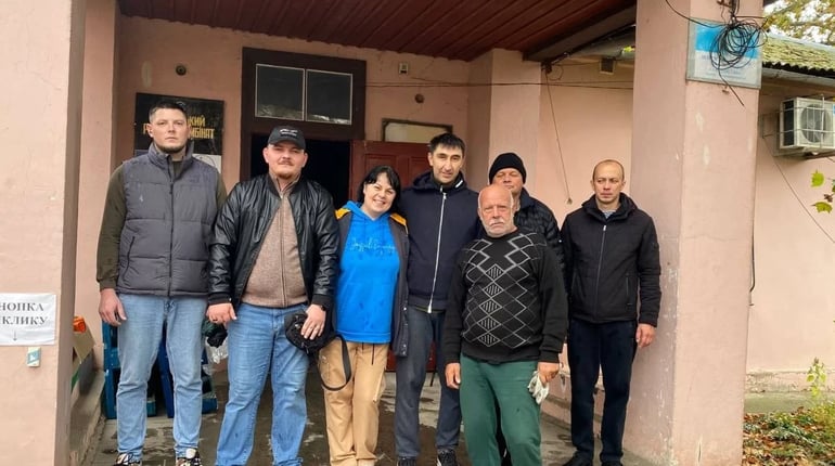 Біляївські волонтери отримала 5 палет вівсяного молока для містян та херсонців