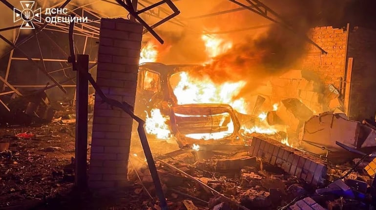 В Одеському та Ізмаїльському районах ліквідовували наслідки російської атаки
