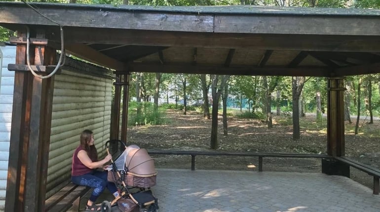 У парку «Дністер» завершили ремонт альтанки: що змінилося